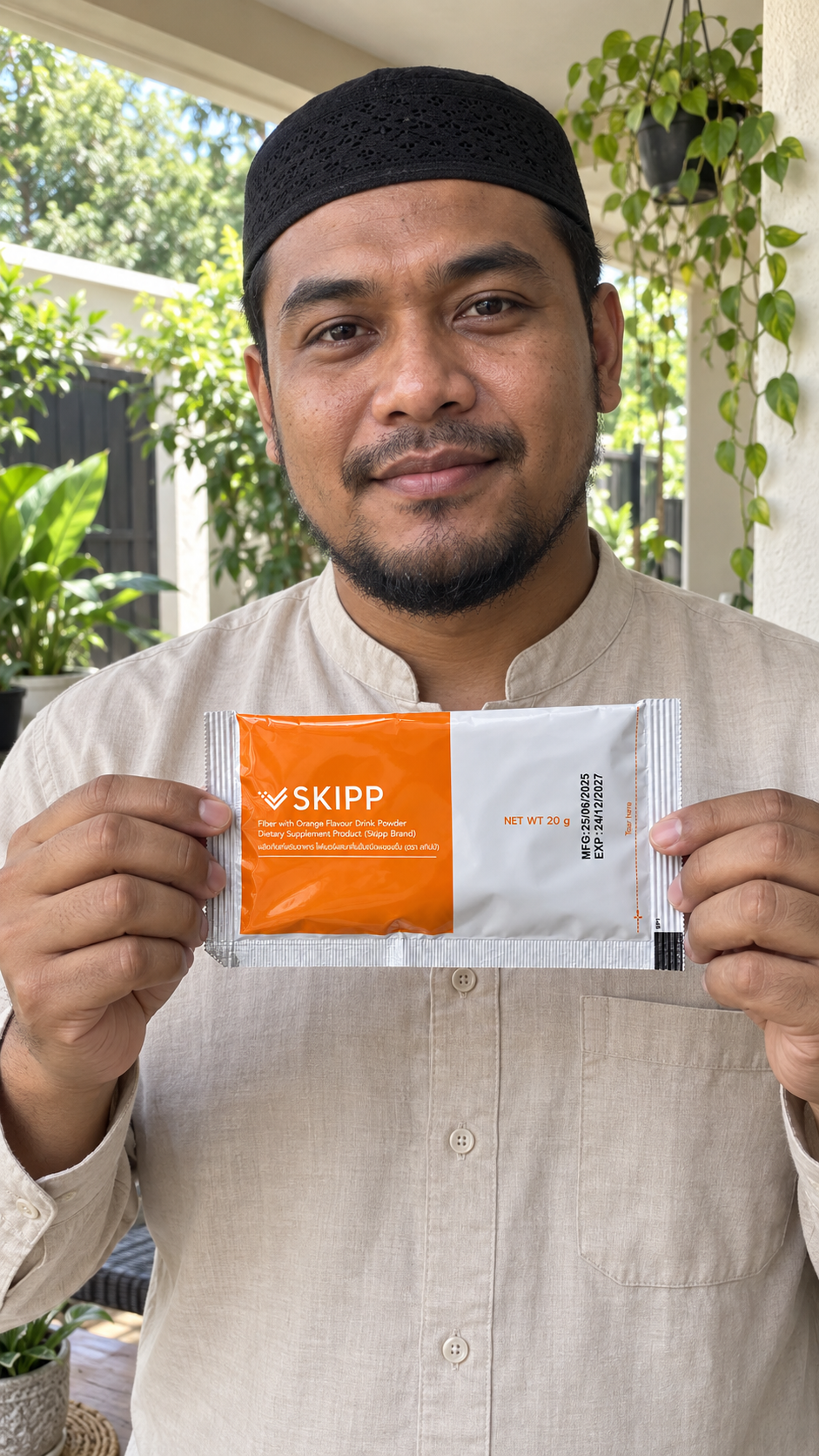 ตัวละครมุสลิมสมมติที่สร้างด้วย AI ถือซอง SKIPP Fiber
